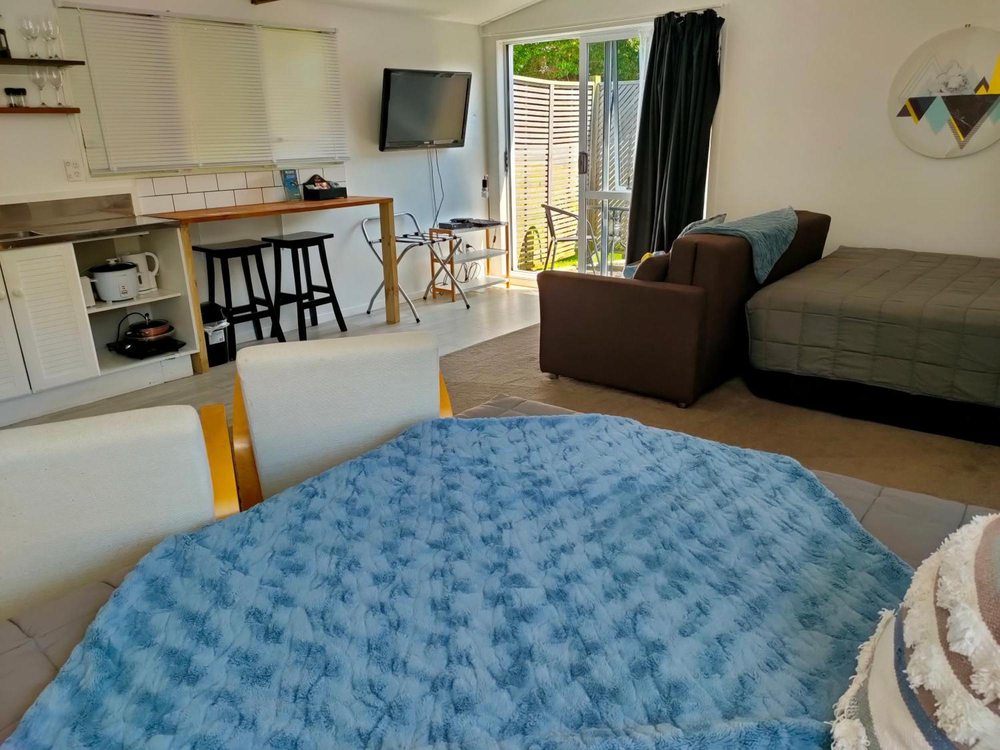 Aarangi Tui 3*