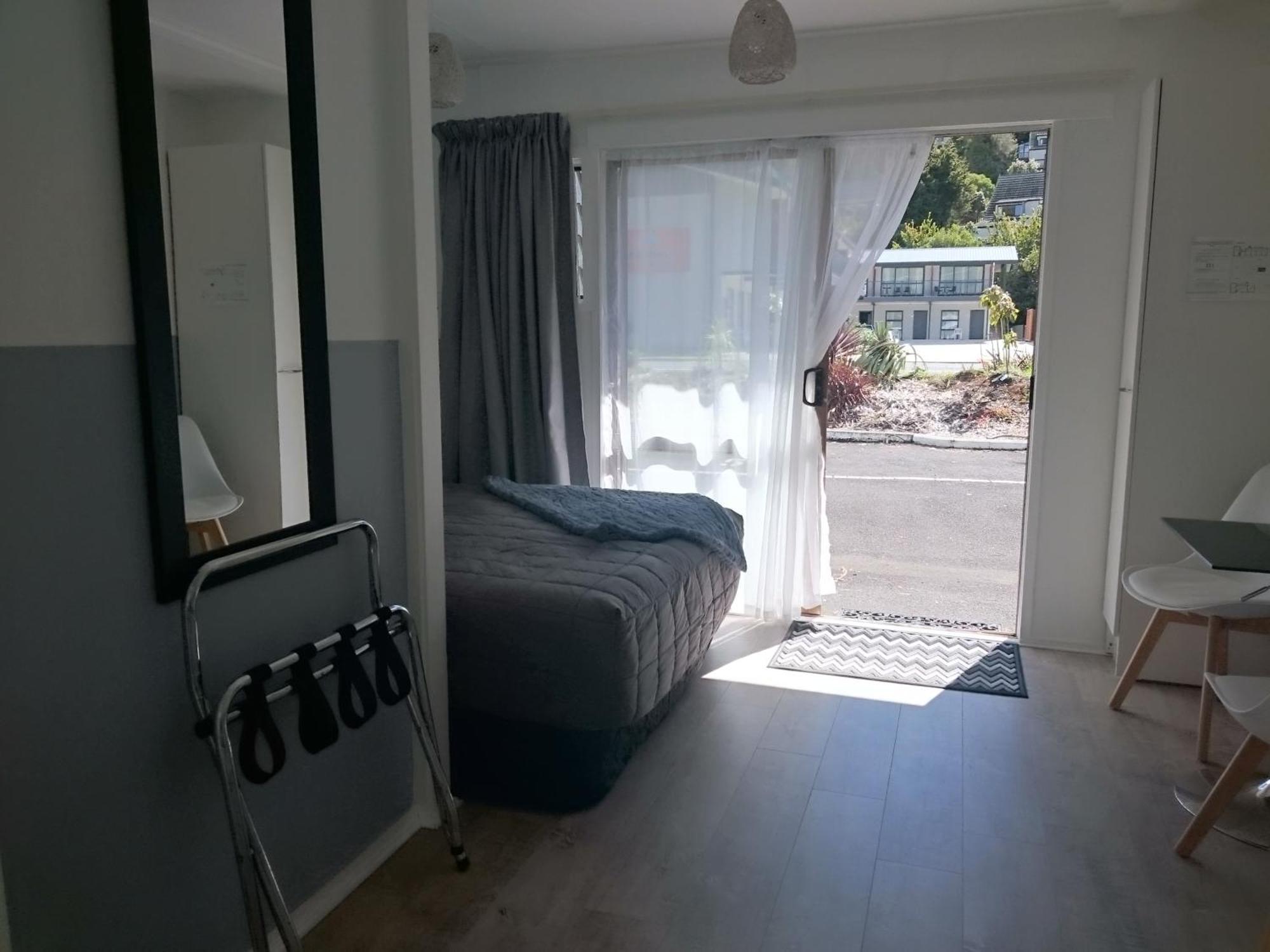 Aarangi Tui 3*