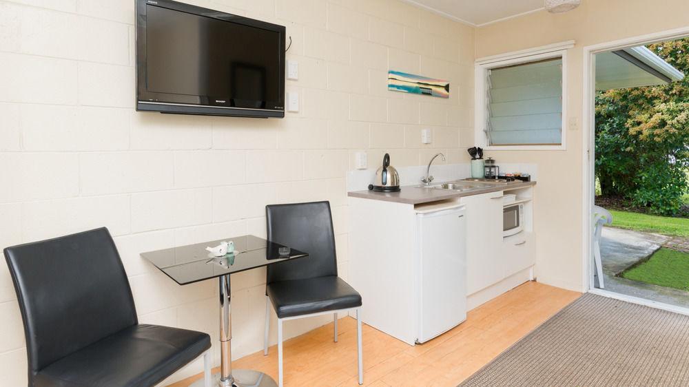 Aarangi Tui 3*